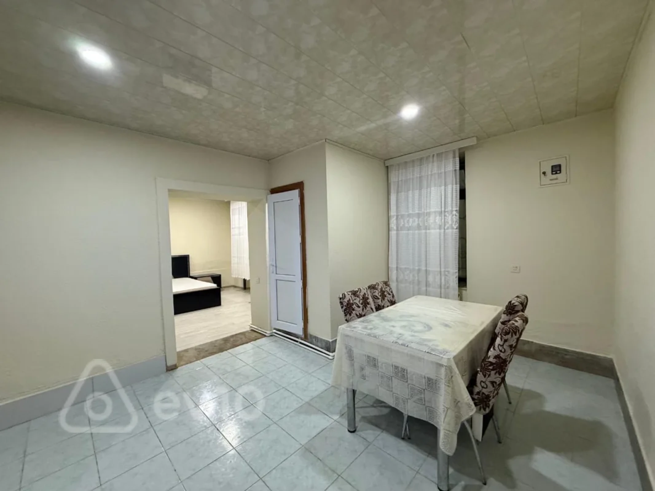 Kirayə verilir 3 otaqlı köhnə tikili 85 m²