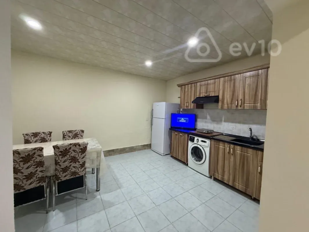 Kirayə verilir 3 otaqlı köhnə tikili 85 m²