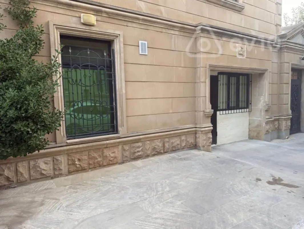 Kirayə verilir 3 otaqlı köhnə tikili 85 m²