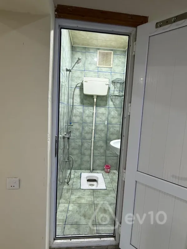 Kirayə verilir 3 otaqlı köhnə tikili 85 m²