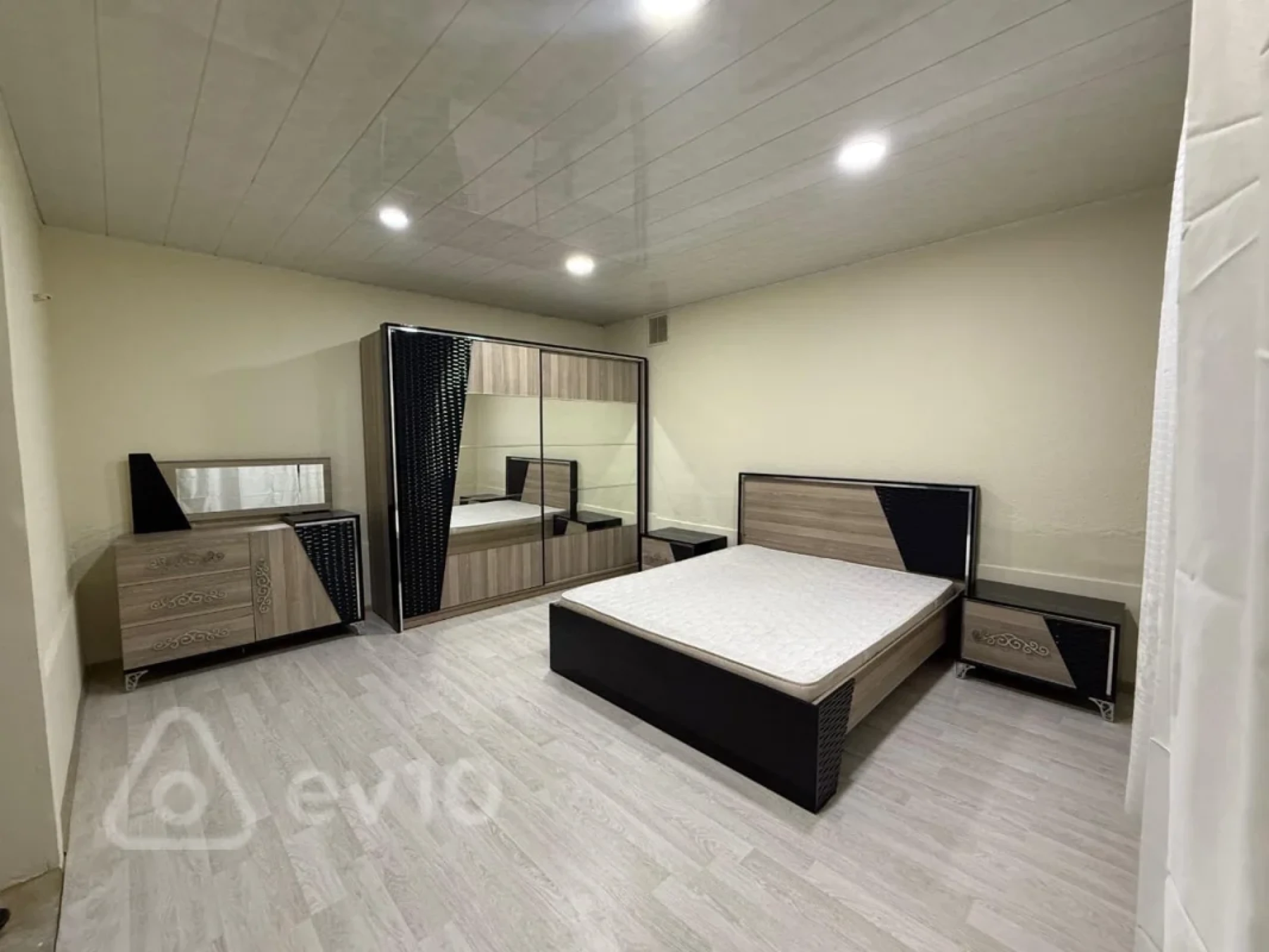 Kirayə verilir 3 otaqlı köhnə tikili 85 m²