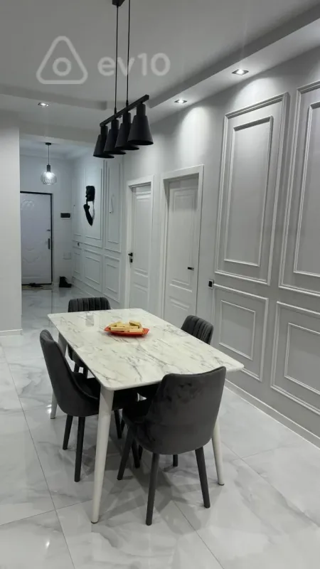 Kirayə verilir 2 otaqlı yeni tikili 72 m²