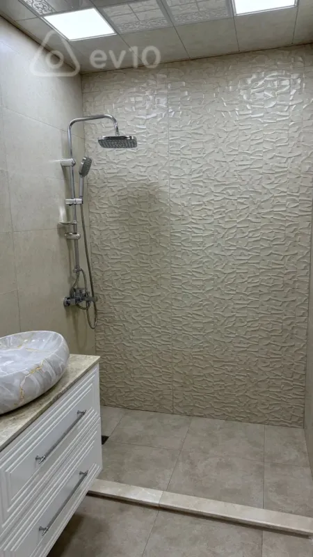 Kirayə verilir 2 otaqlı yeni tikili 72 m²