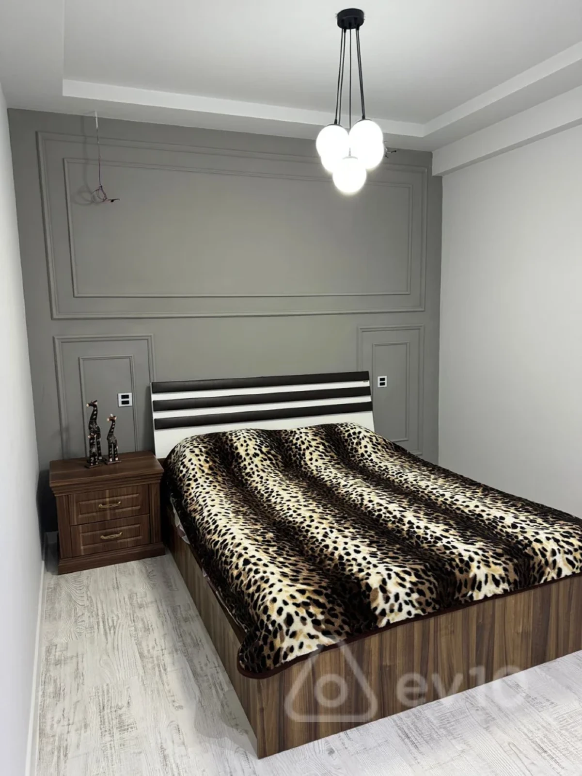 Kirayə verilir 2 otaqlı yeni tikili 72 m²