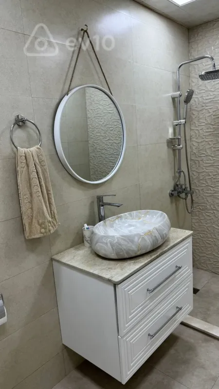 Kirayə verilir 2 otaqlı yeni tikili 72 m²