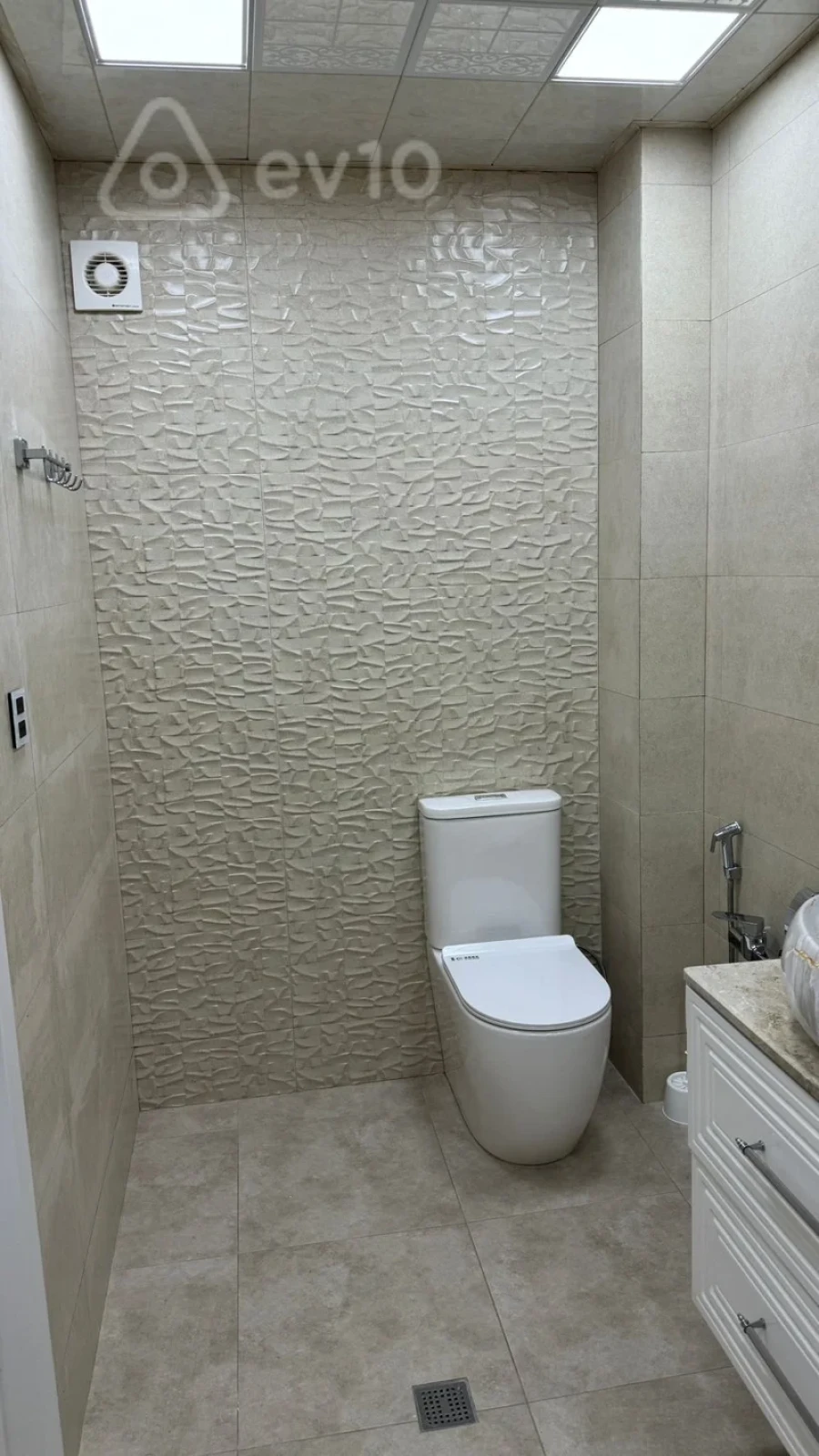 Kirayə verilir 2 otaqlı yeni tikili 72 m²