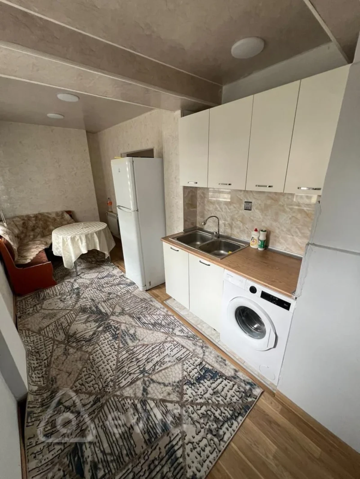 Kirayə verilir 2 otaqlı yeni tikili 85 m²