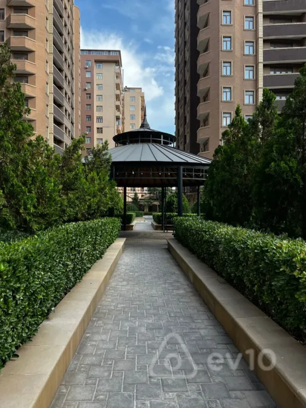 Kirayə verilir 2 otaqlı yeni tikili 85 m²