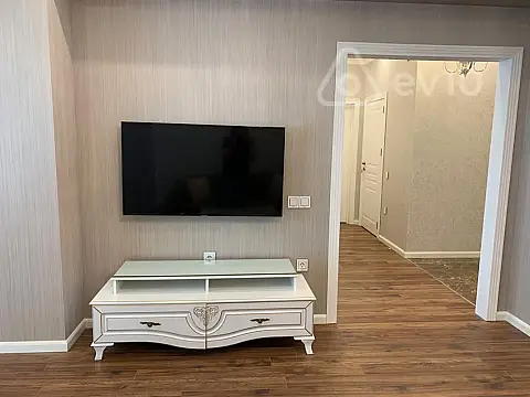 Kirayə verilir 3 otaqlı yeni tikili 100 m²