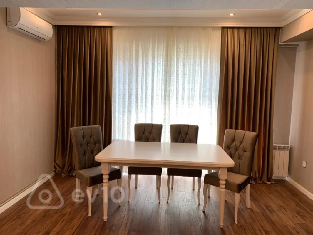 Kirayə verilir 3 otaqlı yeni tikili 100 m²