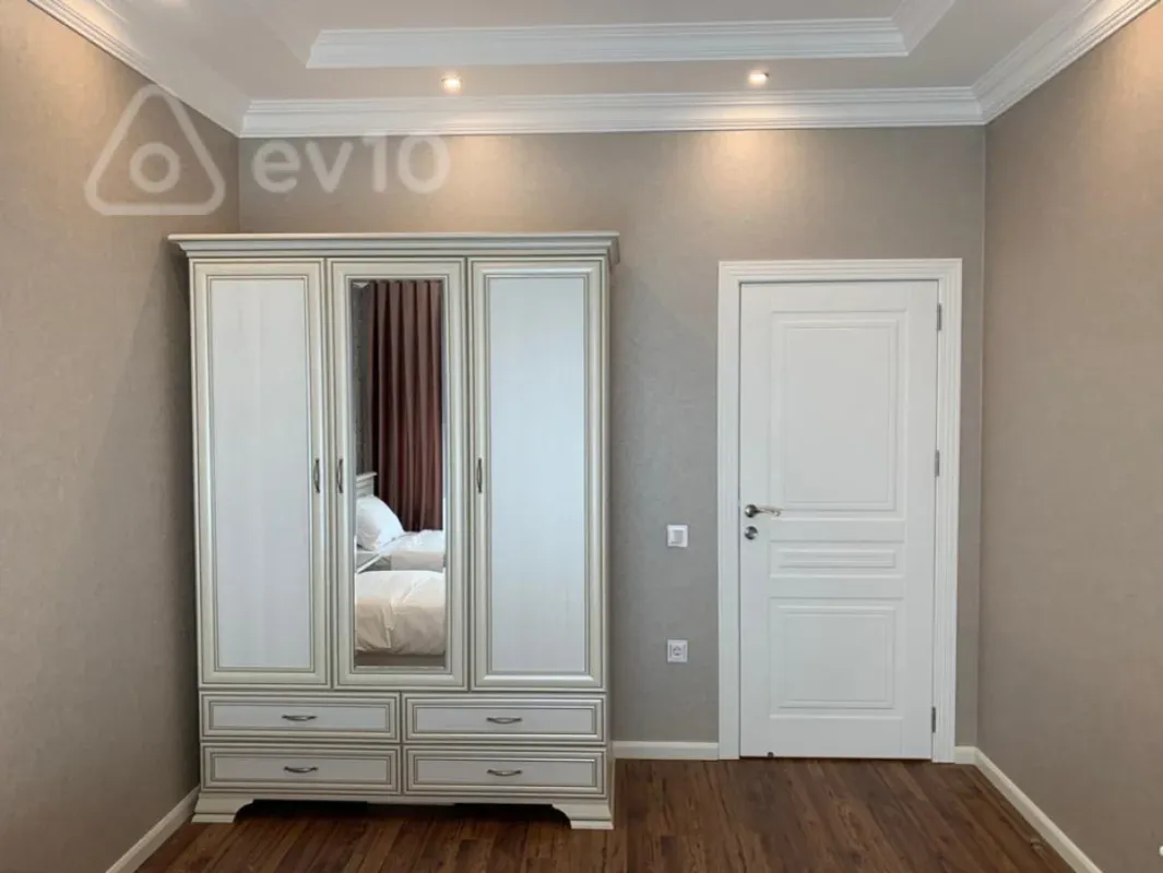 Kirayə verilir 3 otaqlı yeni tikili 100 m²