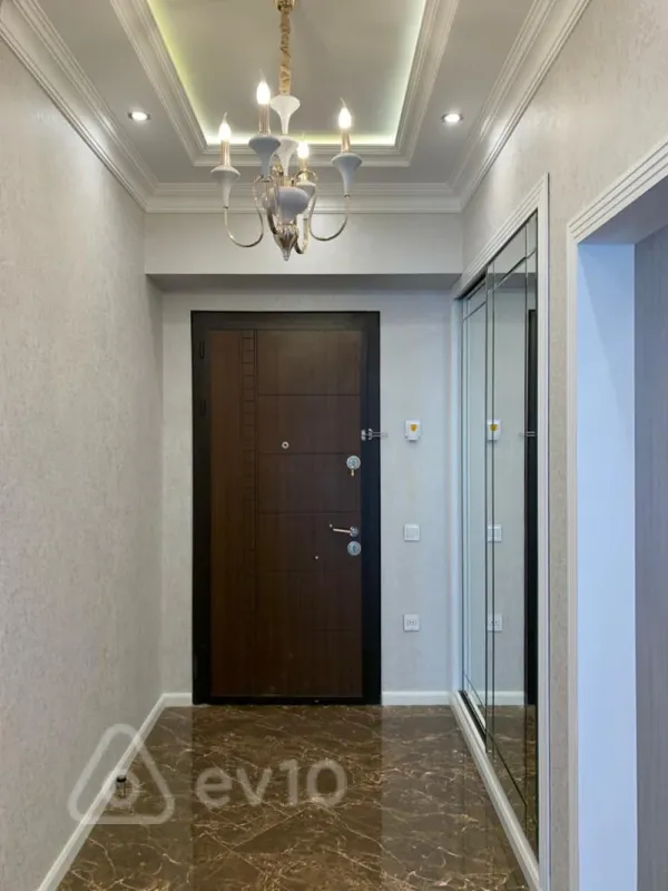 Kirayə verilir 3 otaqlı yeni tikili 100 m²