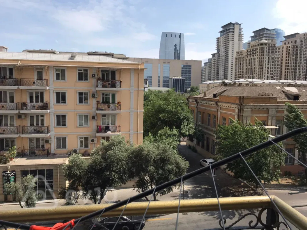 Kirayə verilir 3 otaqlı yeni tikili 120 m²