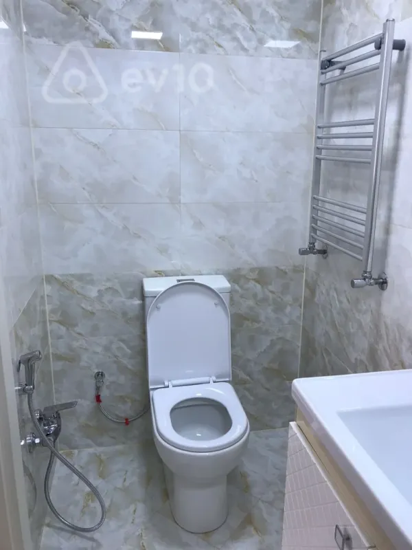 Kirayə verilir 3 otaqlı yeni tikili 120 m²