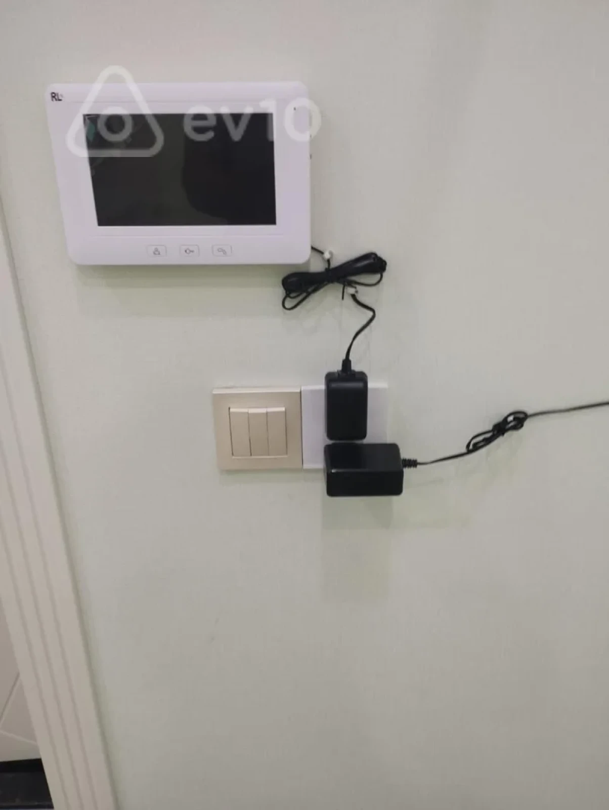 Kirayə verilir 2 otaqlı yeni tikili 107 m²