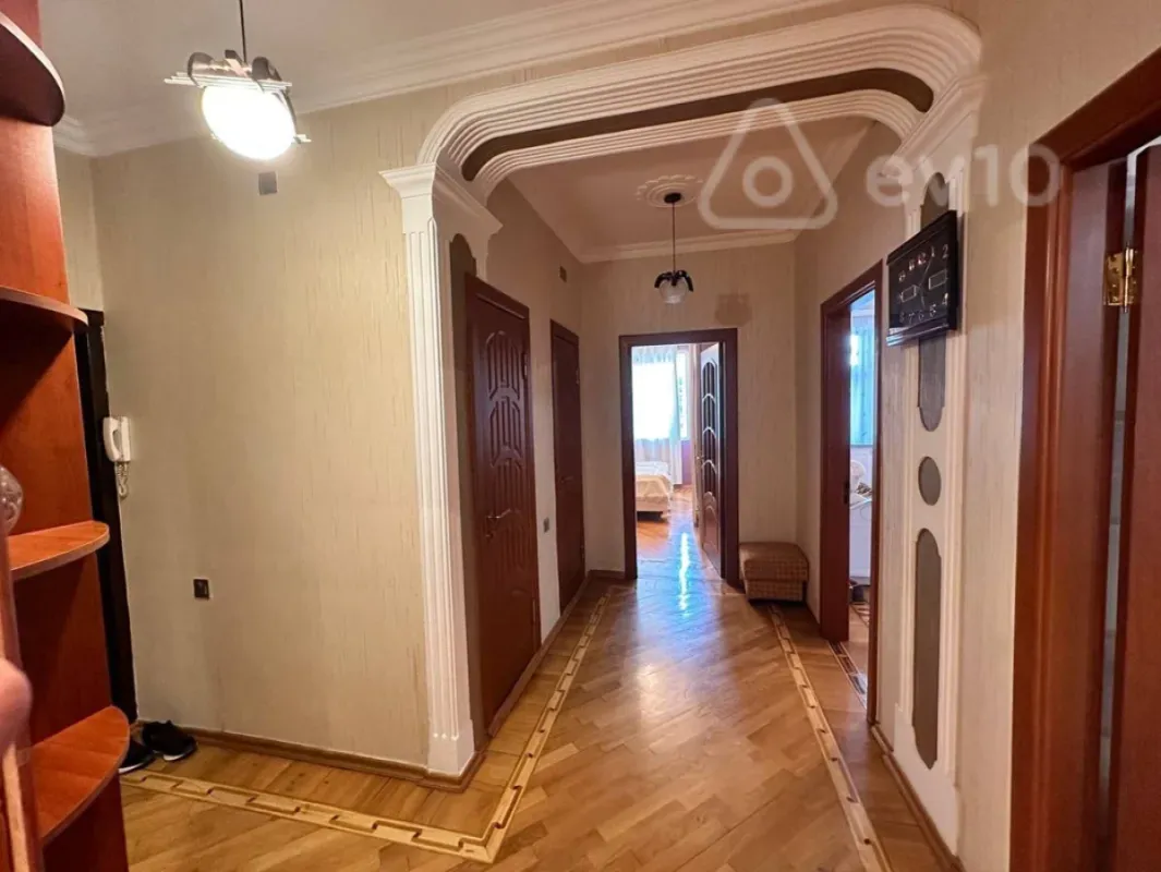 Kirayə verilir 3 otaqlı yeni tikili 100 m²