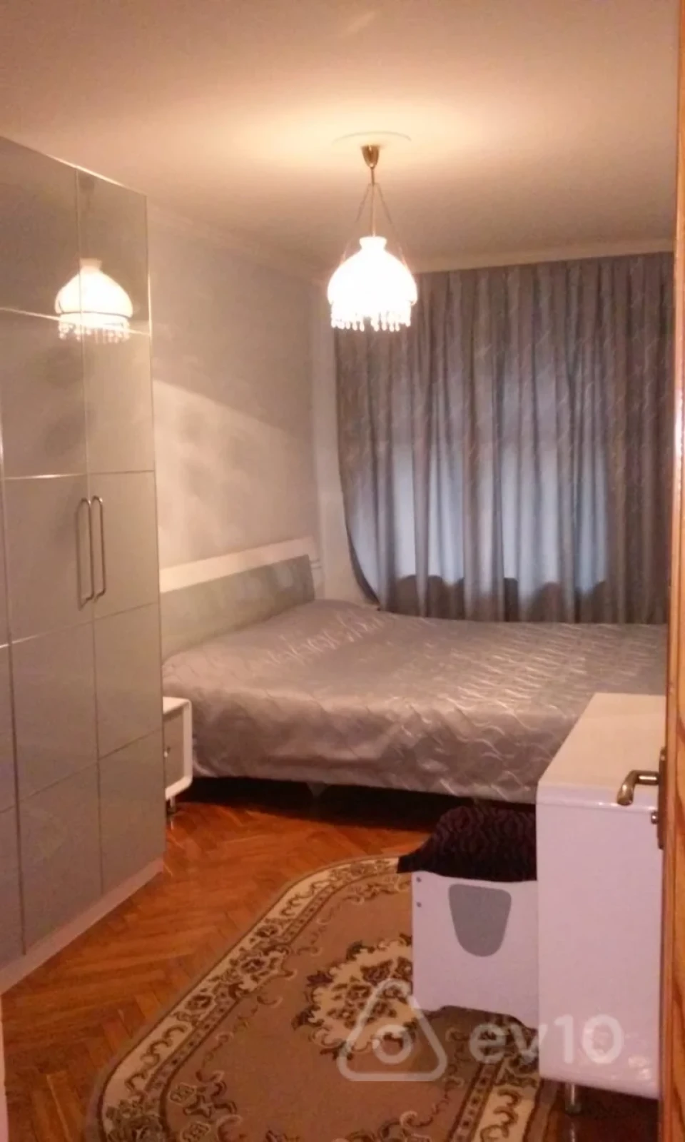 Kirayə verilir 3 otaqlı köhnə tikili 85 m²