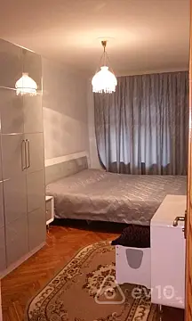 Kirayə verilir 3 otaqlı köhnə tikili 85 m²