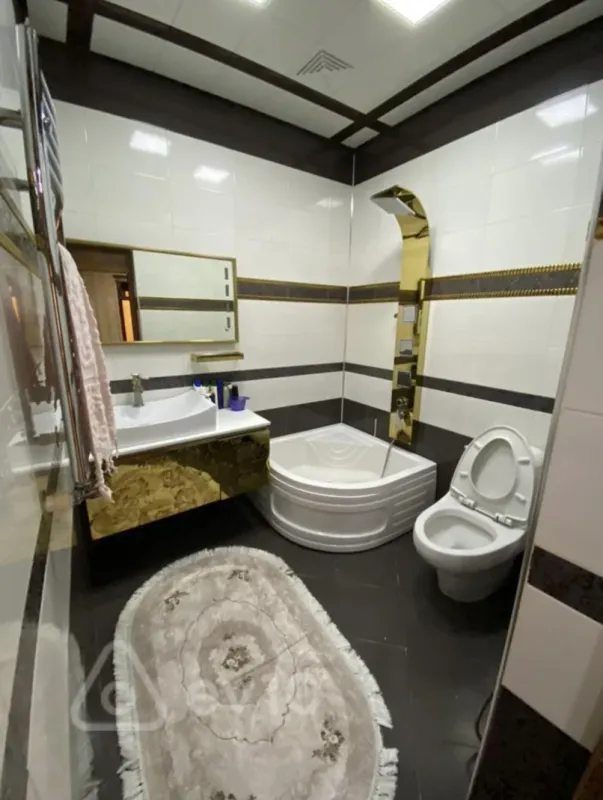 Satılır 6 otaqlı həyət evi 300 m²