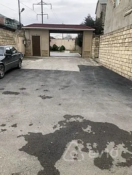 Satılır 6 otaqlı həyət evi 300 m²