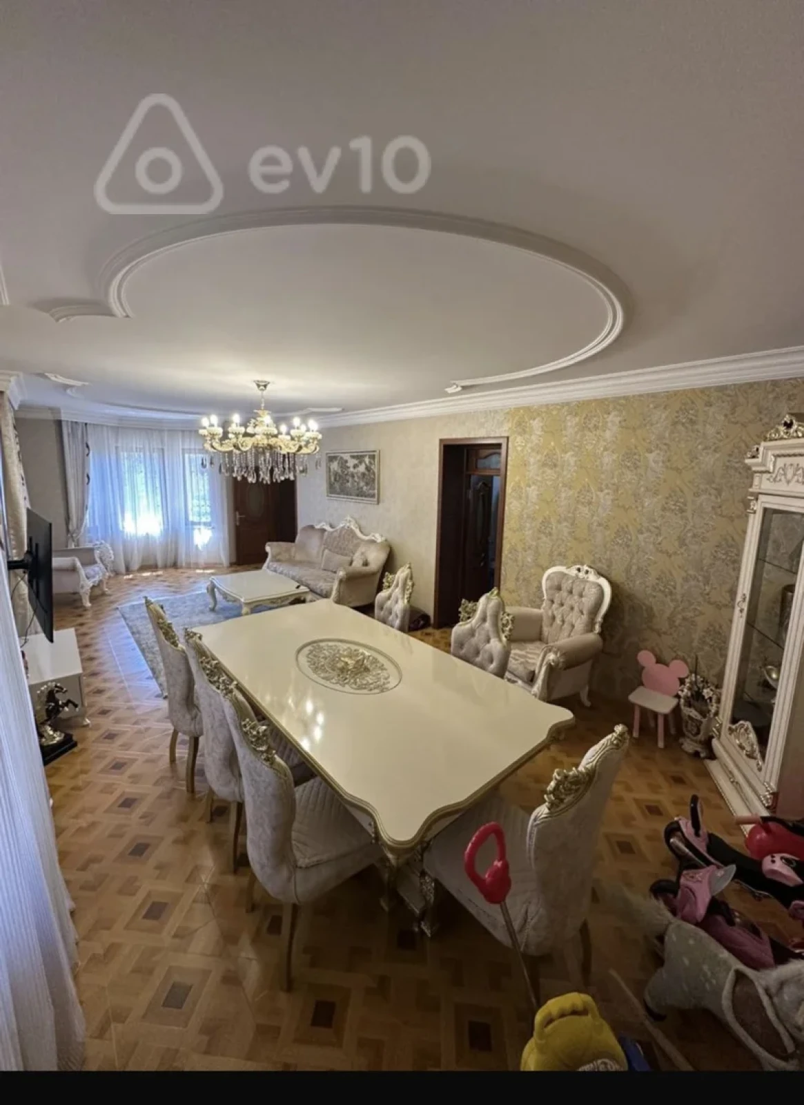 Satılır 6 otaqlı həyət evi 300 m²