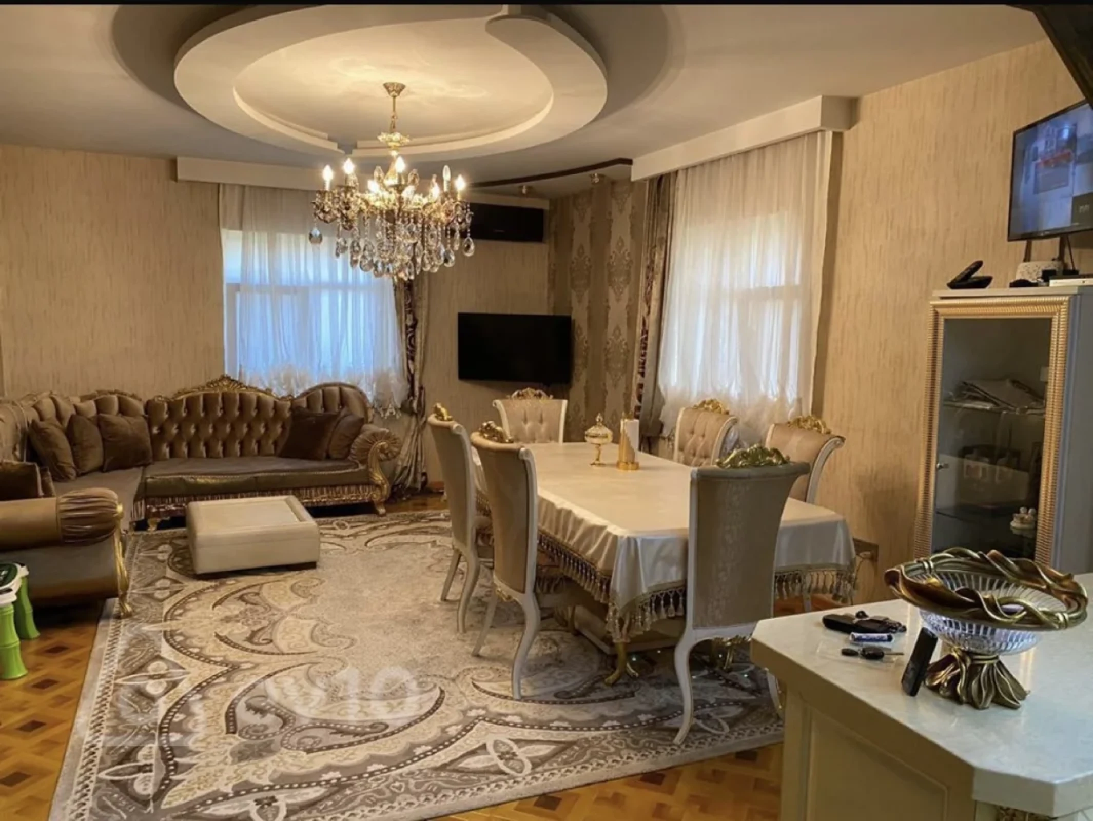 Satılır 6 otaqlı həyət evi 300 m²