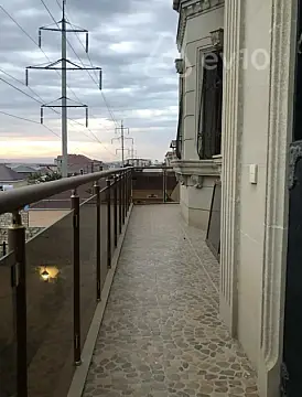 Satılır 6 otaqlı həyət evi 300 m²