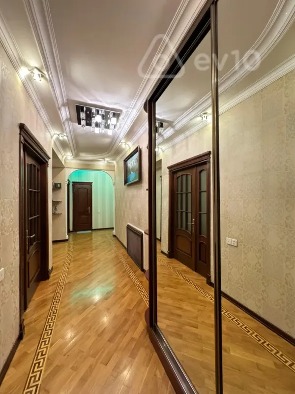 Satılır 3 otaqlı yeni tikili 117 m²