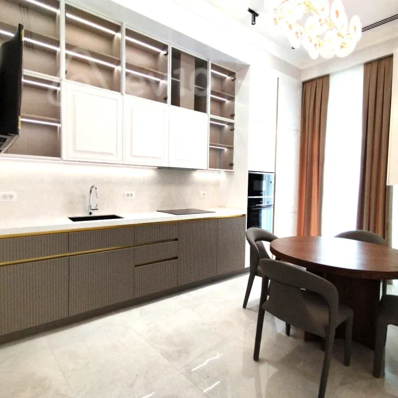 Kirayə verilir 3 otaqlı yeni tikili 145 m²