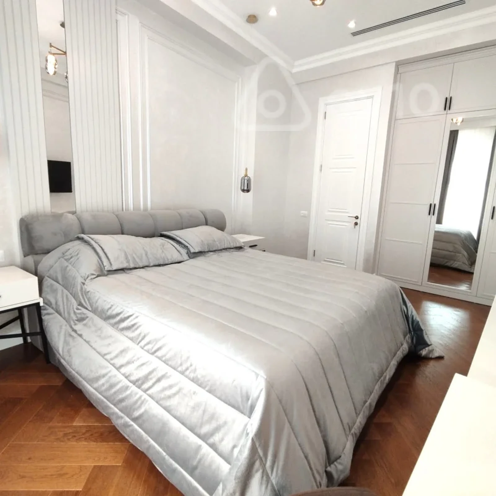 Kirayə verilir 3 otaqlı yeni tikili 145 m²