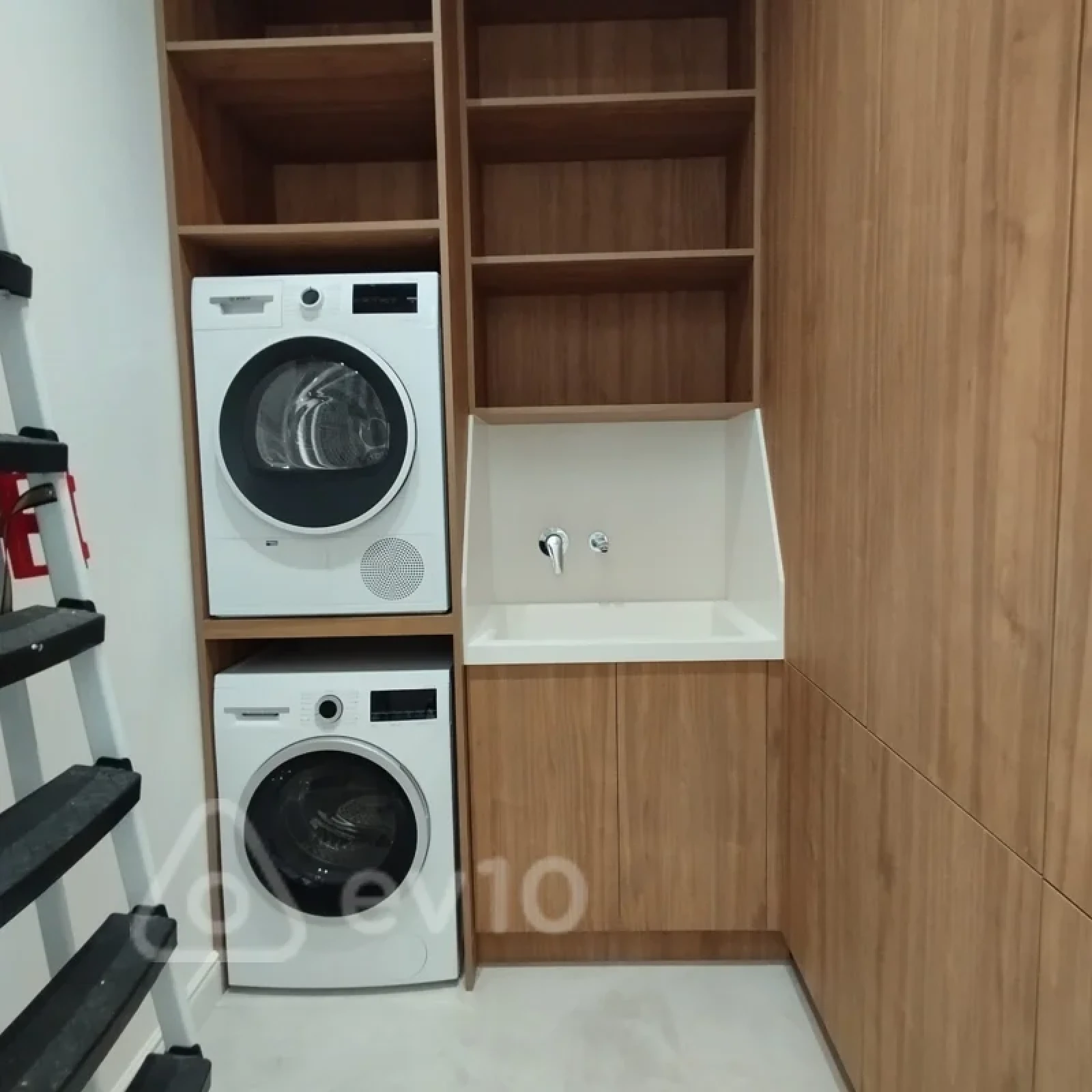 Kirayə verilir 3 otaqlı yeni tikili 145 m²