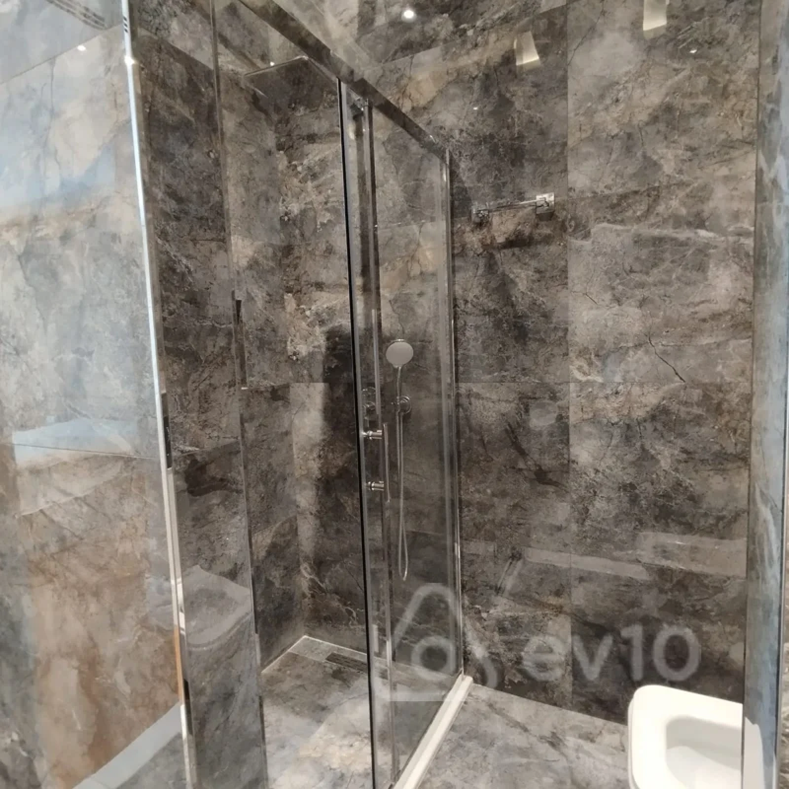 Kirayə verilir 3 otaqlı yeni tikili 108 m²