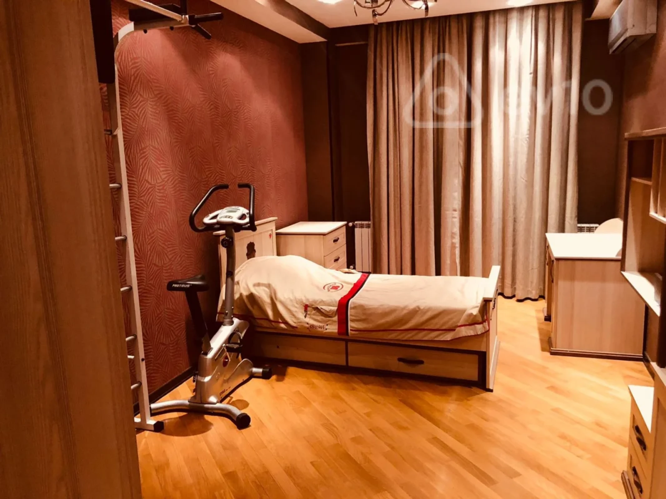 Kirayə verilir 4 otaqlı yeni tikili 217 m²