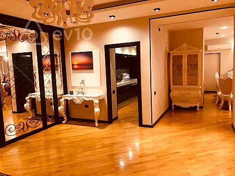 Kirayə verilir 4 otaqlı yeni tikili 217 m²