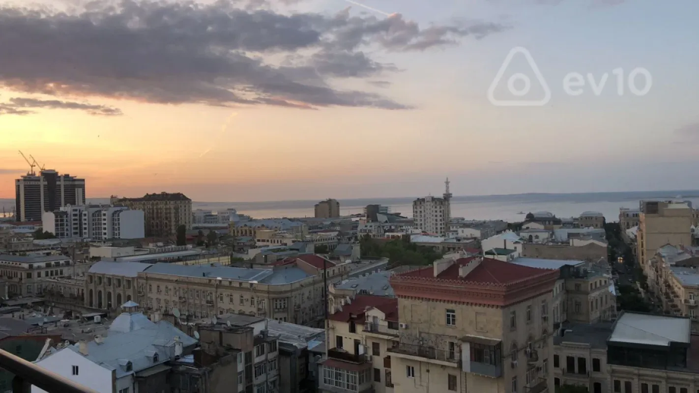 Kirayə verilir 4 otaqlı yeni tikili 217 m²