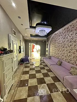 Kirayə verilir 4 otaqlı yeni tikili 250 m²