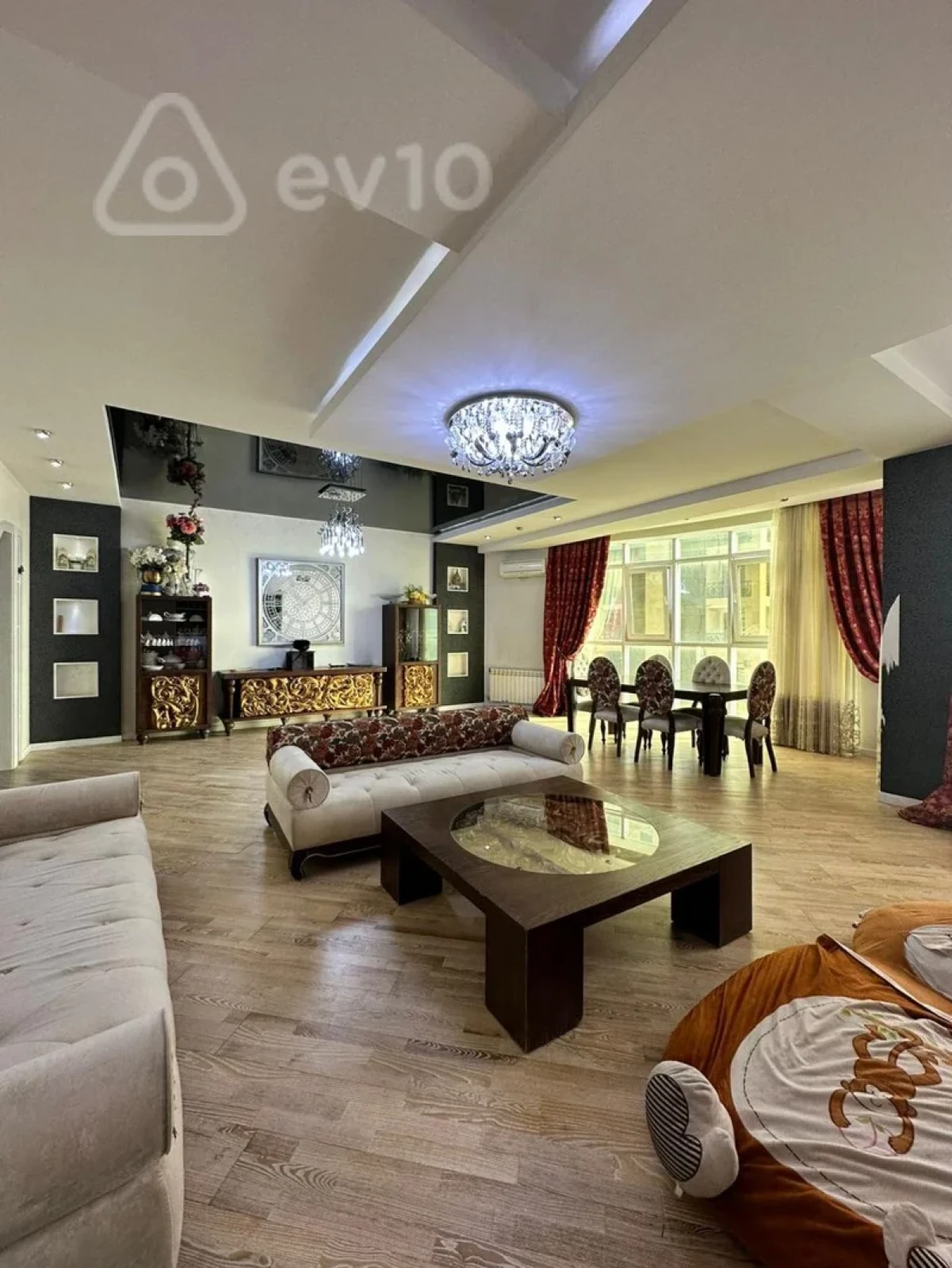Kirayə verilir 4 otaqlı yeni tikili 250 m²