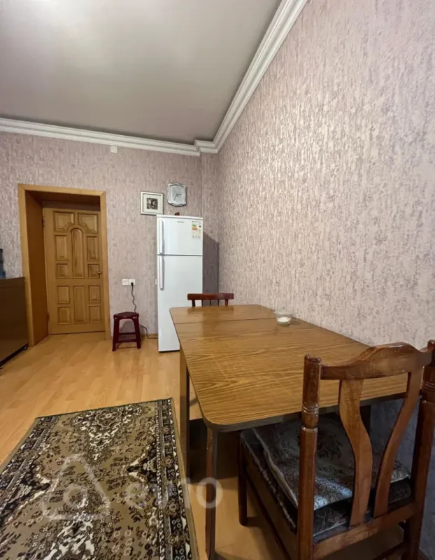 Kirayə verilir 4 otaqlı köhnə tikili 120 m²
