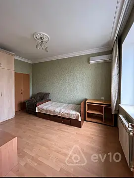 Kirayə verilir 4 otaqlı köhnə tikili 120 m² — Bakı, Yasamal 4 otaq 120.00 m²