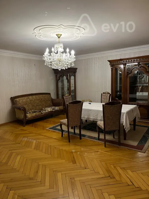 Kirayə verilir 3 otaqlı köhnə tikili 85 m²