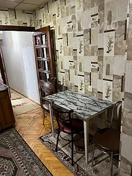 Kirayə verilir 3 otaqlı köhnə tikili 85 m²