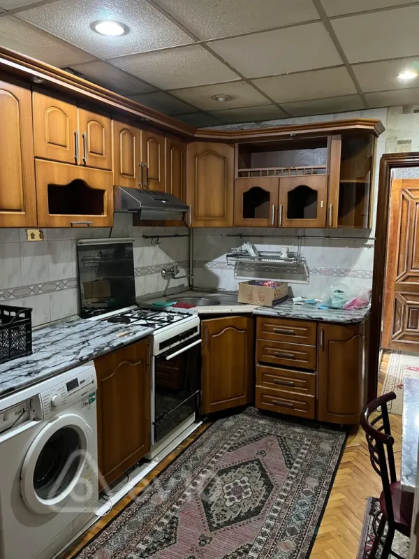 Kirayə verilir 3 otaqlı köhnə tikili 85 m²