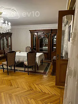 Kirayə verilir 3 otaqlı köhnə tikili 85 m²