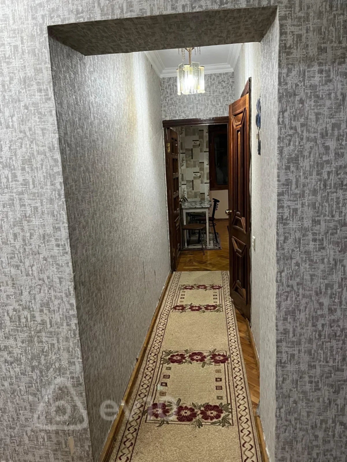 Kirayə verilir 3 otaqlı köhnə tikili 85 m²
