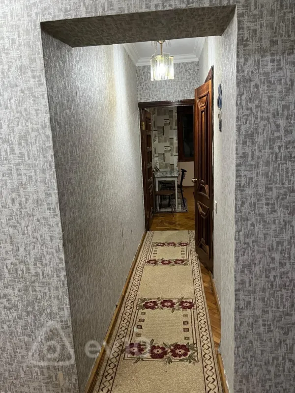 Kirayə verilir 3 otaqlı köhnə tikili 85 m²