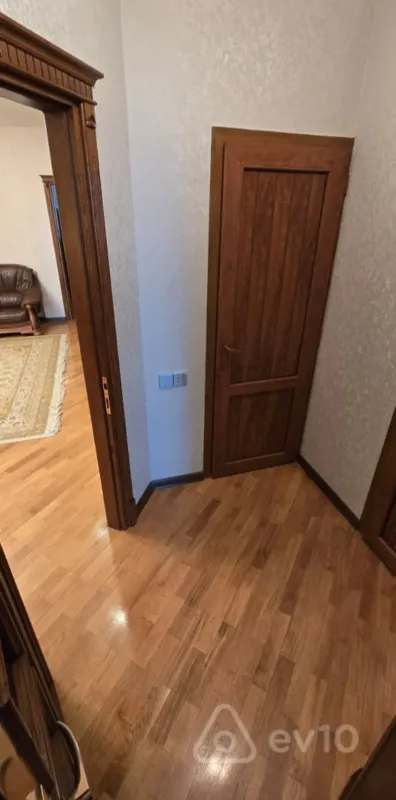 Satılır 3 otaqlı yeni tikili 143 m²