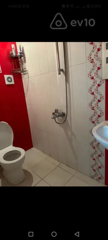 Kirayə verilir 2 otaqlı köhnə tikili 75 m²