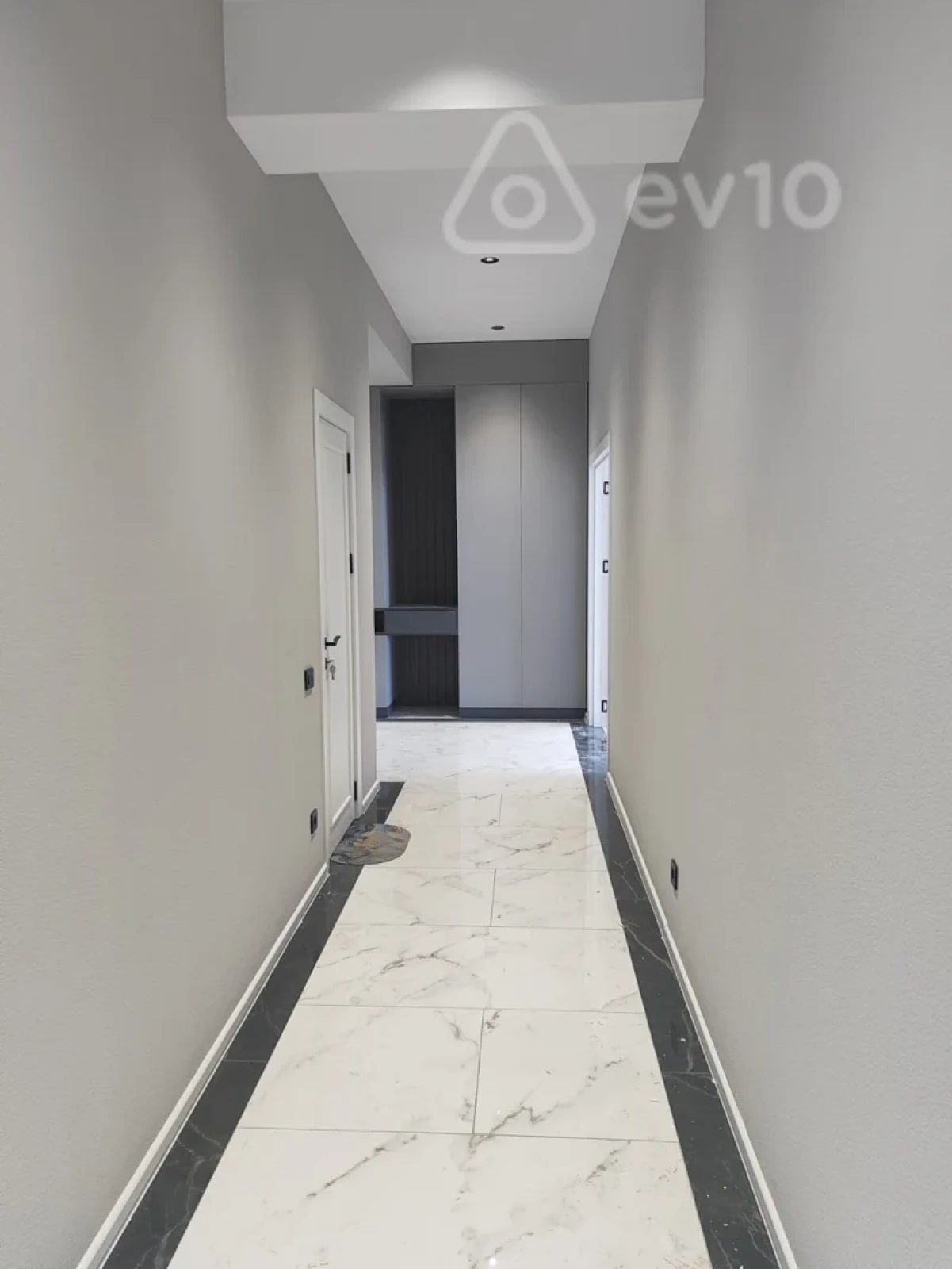 Kirayə verilir 4 otaqlı yeni tikili 180 m²