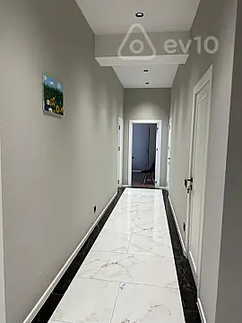 Kirayə verilir 4 otaqlı yeni tikili 180 m²