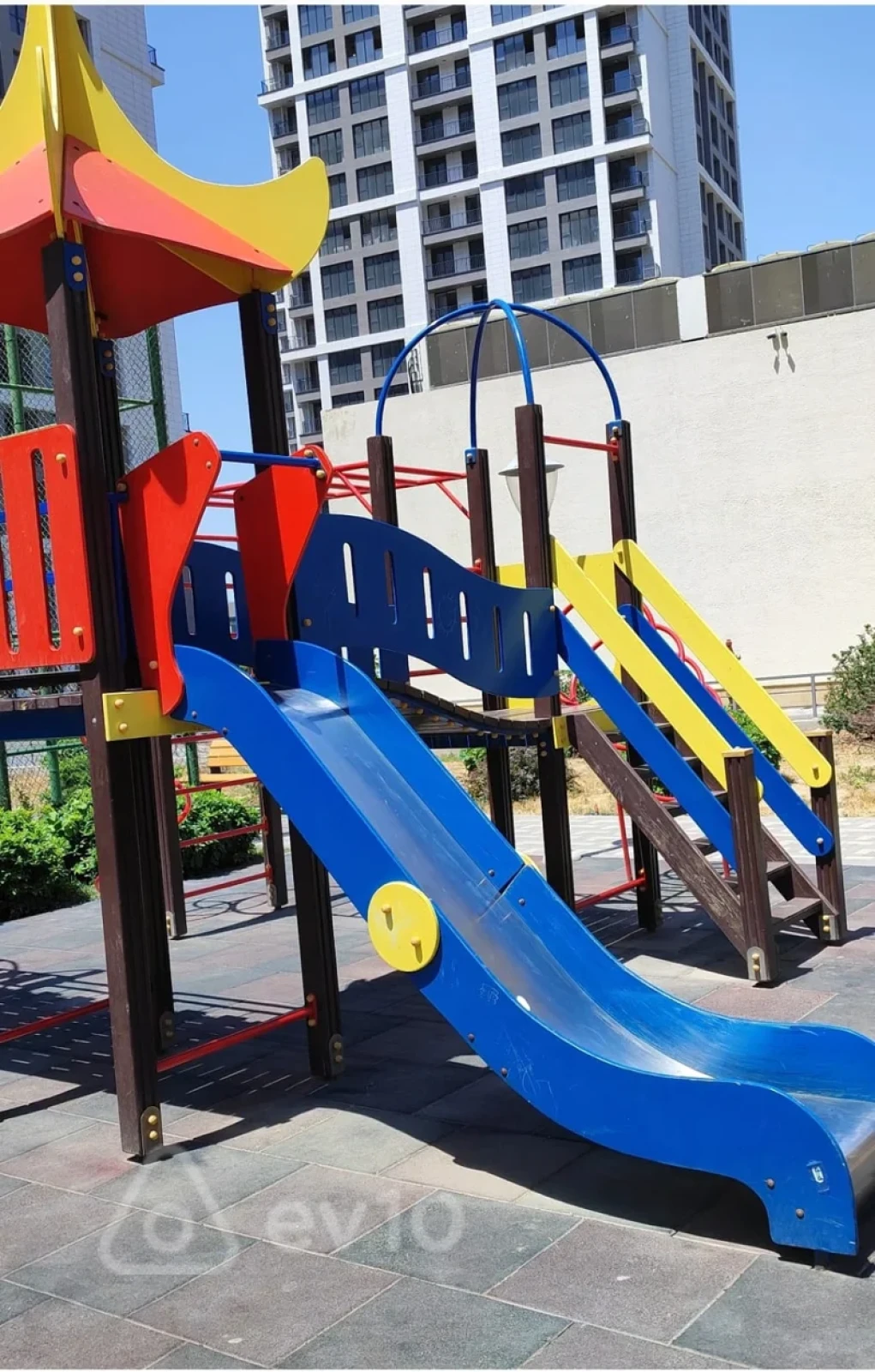 Kirayə verilir 4 otaqlı yeni tikili 180 m²